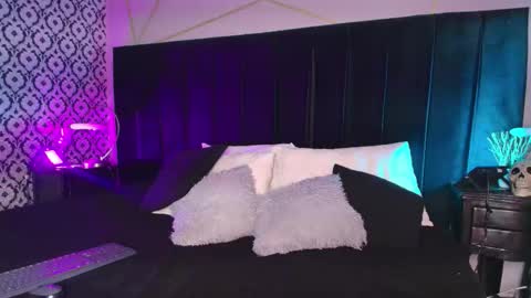 Snapshot of verza_h23 chatting on 10-23-25, 12:37 Sthefanny online show from 10-23-25, 12:37