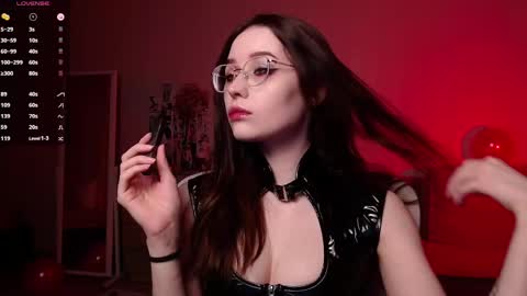 Snapshot of vetta_dey chatting on 03-08-25, 11:18 Iva  online show from 03-08-25, 11:18