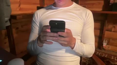 Snapshot of vexelgain chatting on 09-23-25, 02:03 HendasWerout online show from 09-23-25, 02:03