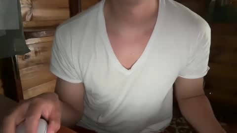 Snapshot of vexelgain chatting on 10-08-25, 01:14 HendasWerout online show from 10-08-25, 01:14