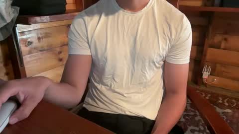 Snapshot of vexelgain chatting on 11-01-25, 12:23 HendasWerout online show from 11-01-25, 12:23