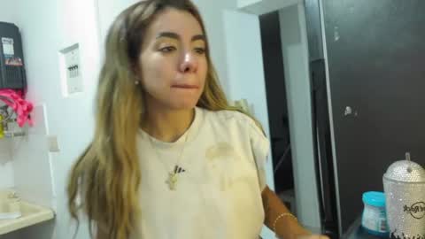 Sofa  online show from 04-18-26, 02:04