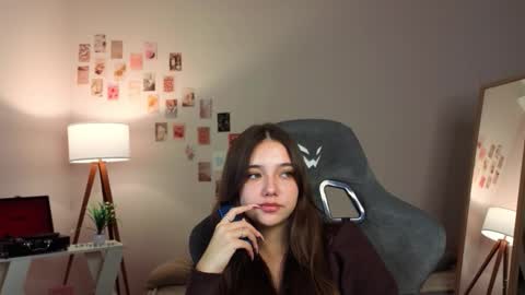 Snapshot of vexorin chatting on 12-13-25, 08:14 Rachel online show from 12-13-25, 08:14