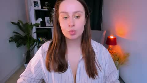 Camilla online show from 04-03-26, 12:03