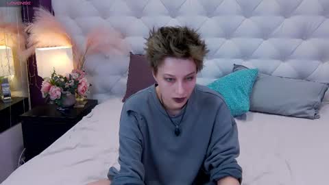 Via online show from 03-11-25, 01:56