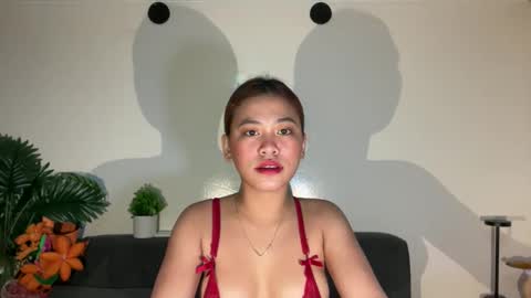 Snapshot of via_olala chatting on 11-03-25, 07:15 via_olala online show from 11-03-25, 07:15