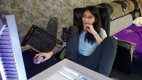 Snapshot of vialeras chatting on 12-22-24, 02:39 vialeras online show from 12-22-24, 02:39