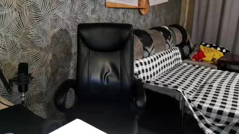 Snapshot of vialeras chatting on 02-10-25, 12:30 vialeras online show from 02-10-25, 12:30