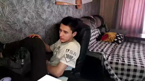 Snapshot of vialeras chatting on 02-13-25, 07:24 vialeras online show from 02-13-25, 07:24