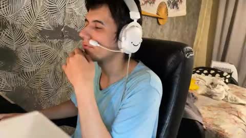 Snapshot of vialeras chatting on 09-16-25, 12:44 vialeras online show from 09-16-25, 12:44