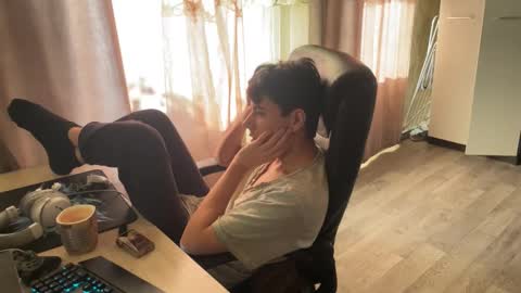 Snapshot of vialeras chatting on 10-14-25, 05:30 vialeras online show from 10-14-25, 05:30