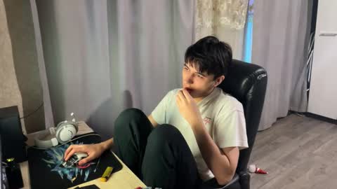 Snapshot of vialeras chatting on 10-23-25, 11:31 vialeras online show from 10-23-25, 11:31