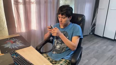 Snapshot of vialeras chatting on 10-31-25, 10:05 vialeras online show from 10-31-25, 10:05