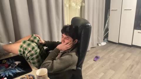 Snapshot of vialeras chatting on 11-04-25, 06:40 vialeras online show from 11-04-25, 06:40