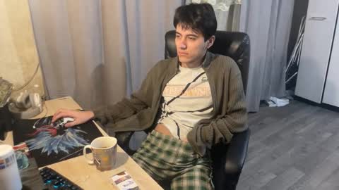 Snapshot of vialeras chatting on 11-05-25, 12:05 vialeras online show from 11-05-25, 12:05