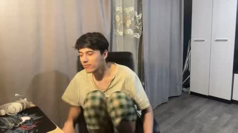 Snapshot of vialeras chatting on 11-12-25, 07:57 vialeras online show from 11-12-25, 07:57