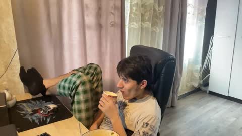 Snapshot of vialeras chatting on 11-14-25, 04:55 vialeras online show from 11-14-25, 04:55