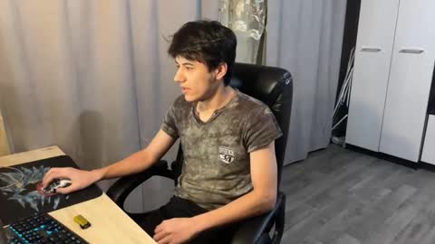 Snapshot of vialeras chatting on 11-15-25, 07:54 vialeras online show from 11-15-25, 07:54