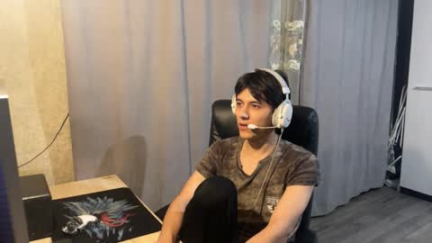 Snapshot of vialeras chatting on 11-17-25, 02:12 vialeras online show from 11-17-25, 02:12