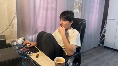 Snapshot of vialeras chatting on 11-24-25, 08:14 vialeras online show from 11-24-25, 08:14