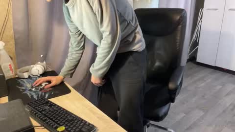 Snapshot of vialeras chatting on 12-14-25, 05:02 vialeras online show from 12-14-25, 05:02