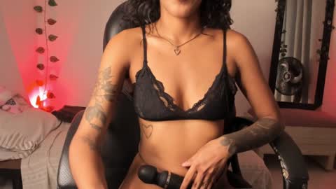 Snapshot of vianka_millerxxx chatting on 01-31-25, 09:05 Vianka online show from 01-31-25, 09:05