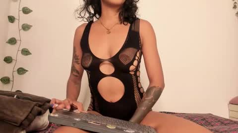 Snapshot of vianka_millerxxx chatting on 02-19-25, 11:36 Vianka online show from 02-19-25, 11:36