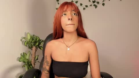 Snapshot of vianka_millerxxx chatting on 02-26-25, 06:26 Vianka online show from 02-26-25, 06:26
