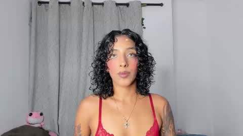 Snapshot of vianka_millerxxx chatting on 11-17-25, 11:54 Vianka online show from 11-17-25, 11:54