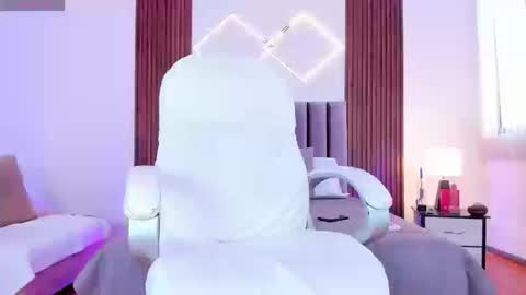 Snapshot of viannca__ chatting on 09-19-25, 09:59 Ariana  online show from 09-19-25, 09:59