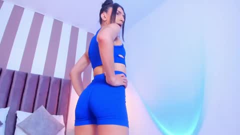 Snapshot of viannca__ chatting on 10-08-25, 08:39 Ariana  online show from 10-08-25, 08:39