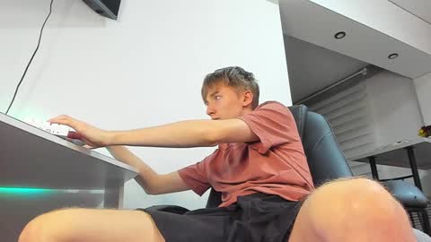 Snapshot of vibemygirl chatting on 02-08-25, 03:10 vibemygirl online show from 02-08-25, 03:10