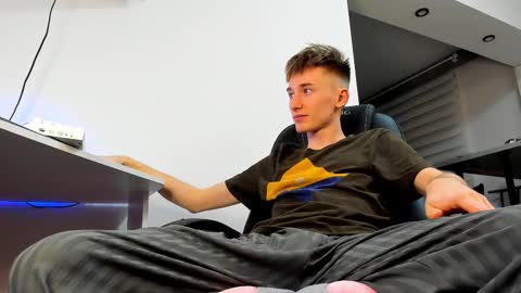 Snapshot of vibemygirl chatting on 02-20-25, 02:57 vibemygirl online show from 02-20-25, 02:57