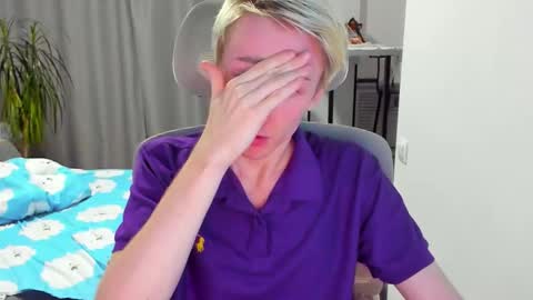 Snapshot of vibemygirl chatting on 12-14-25, 08:41 vibemygirl online show from 12-14-25, 08:41