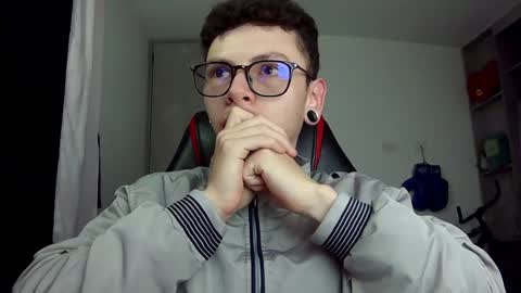 Snapshot of vicent_brais chatting on 12-04-24, 09:40 Vicent Brais online show from 12-04-24, 09:40