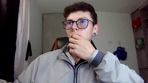 Snapshot of vicent_brais chatting on 12-15-24, 05:13 Vicent Brais online show from 12-15-24, 05:13