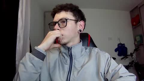 Snapshot of vicent_brais chatting on 12-16-24, 08:20 Vicent Brais online show from 12-16-24, 08:20