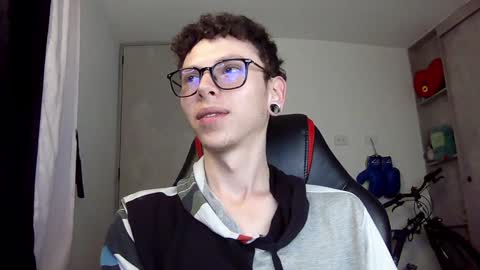 Snapshot of vicent_brais chatting on 12-17-24, 05:29 Vicent Brais online show from 12-17-24, 05:29