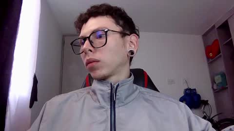 Snapshot of vicent_brais chatting on 12-19-24, 11:29 Vicent Brais online show from 12-19-24, 11:29