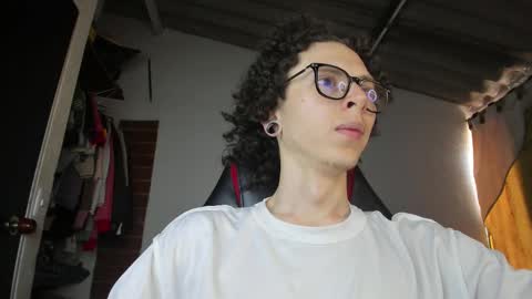 Snapshot of vicent_brais chatting on 02-02-26, 03:22 Vicent Brais online show from 02-02-26, 03:22