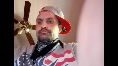 Snapshot of viciouzz1 chatting on 11-27-25, 05:37 viciouzz1 online show from 11-27-25, 05:37