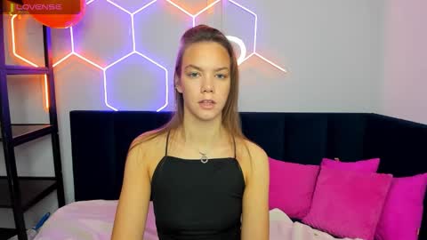 vickie_smith online show from 10-14-25, 01:28