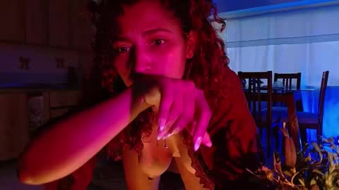 Vicky  online show from 01-03-25, 10:51