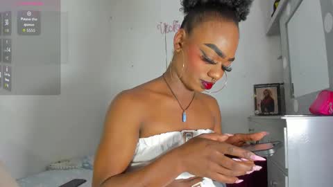 Snapshot of vicky_hotteei chatting on 12-19-25, 04:41 vicky manuela online show from 12-19-25, 04:41