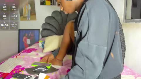 Snapshot of vicky_hotteei chatting on 02-25-26, 03:38 vicky manuela online show from 02-25-26, 03:38