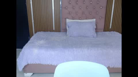 Victoria y Danniela online show from 06-01-26, 06:53