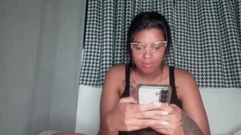 vickyhm22 online show from 10-02-25, 02:51