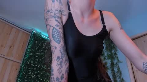 Victoria   online show from 03-30-26, 12:22