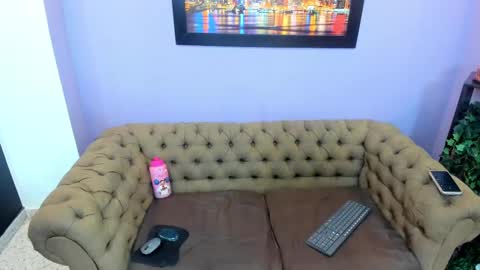 Vicky online show from 10-04-25, 08:29