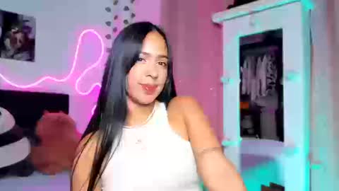 Snapshot of vickysth1 chatting on 09-23-25, 12:24 VICTORIA 3 online show from 09-23-25, 12:24